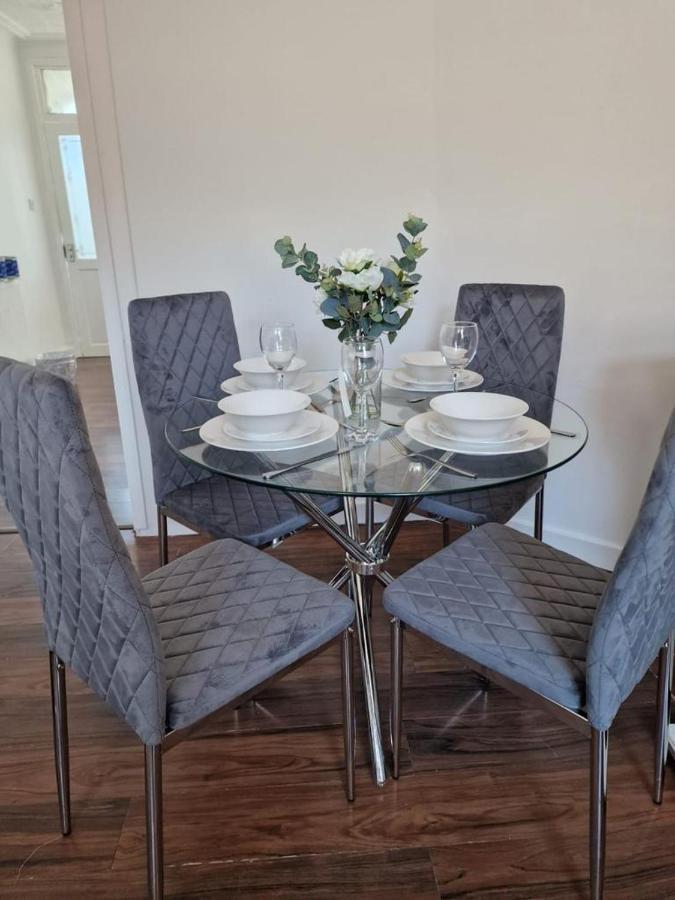 Cosy 3 Bedroom House In Beeston, Leeds, Ls11 7Jp Leeds  Luaran gambar